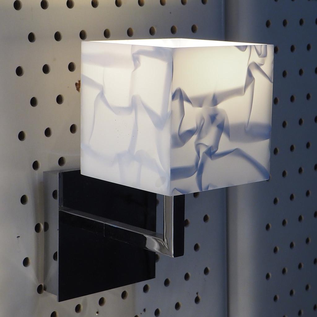 [172LIG003] Wall light in textured resin