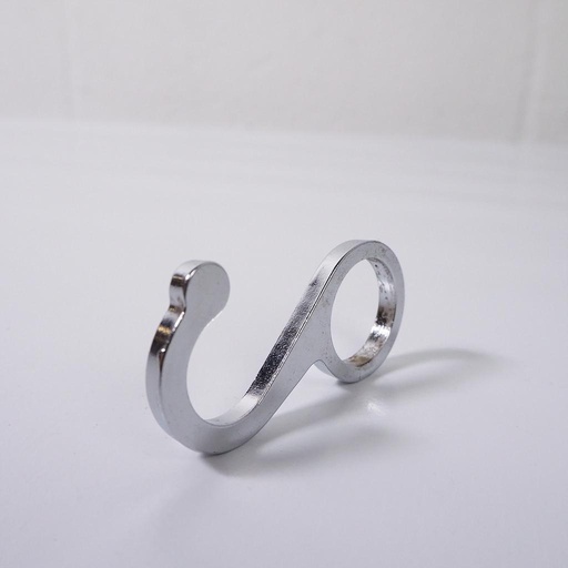 [103HAR353] Large chromed cast metal tube hooks