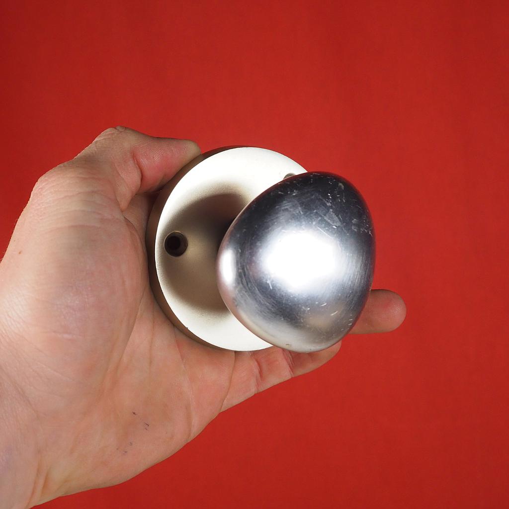 [183HAR049] Round door knob in aluminium