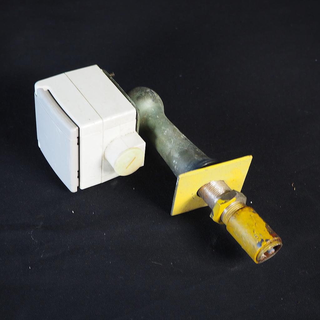 [029HAR102] Chromed foot for power sockets 'Lab'