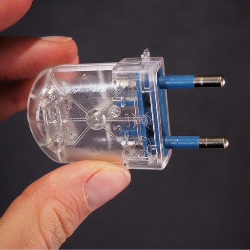 [999tec009] Flat power plug 2A - Transparent
