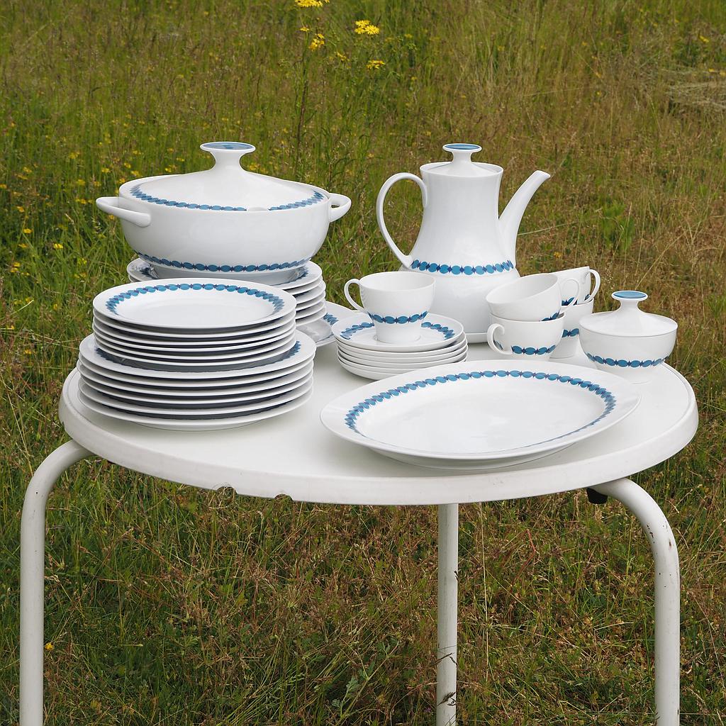 [999OBJ137] Dinner set in porcelain 'Rotunda' by Tapio Wirkkalla for Thomas, Germany (ca. 1968)