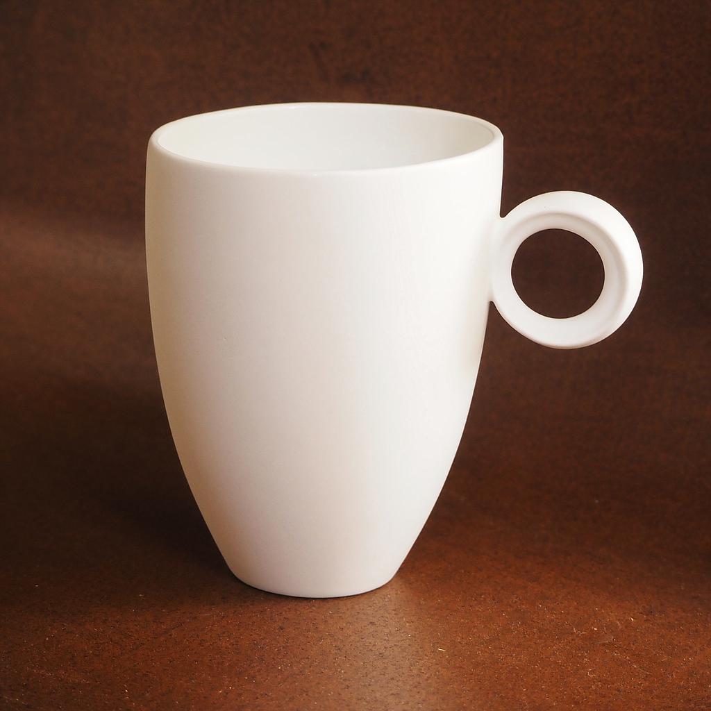 [B6311112-PC] Porcelain mug 'Sastrugi' by Nedda El-Asmar for Serax
