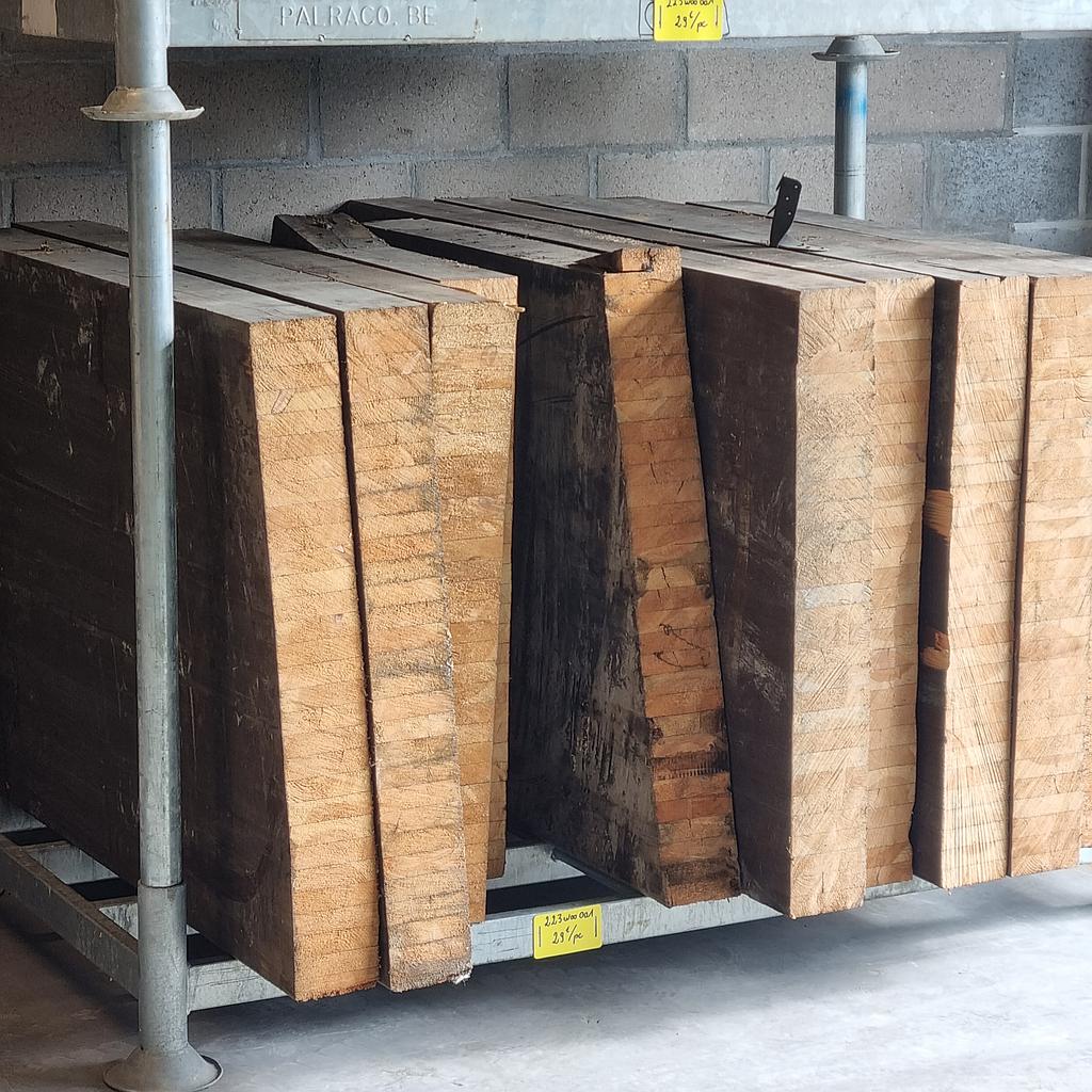 [223WOO001] Offcuts of reclaimed glued laminated timber (various lengths) - Only available in our physical shop