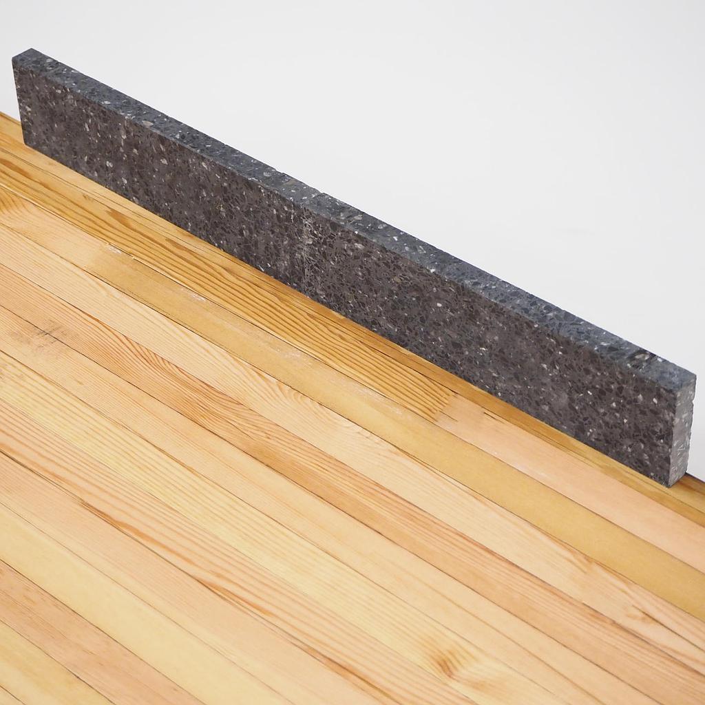 [205CLA5326PL] Floor plinth 'Ragusa' in Bomarbre terrazzo (L. 30 cm)