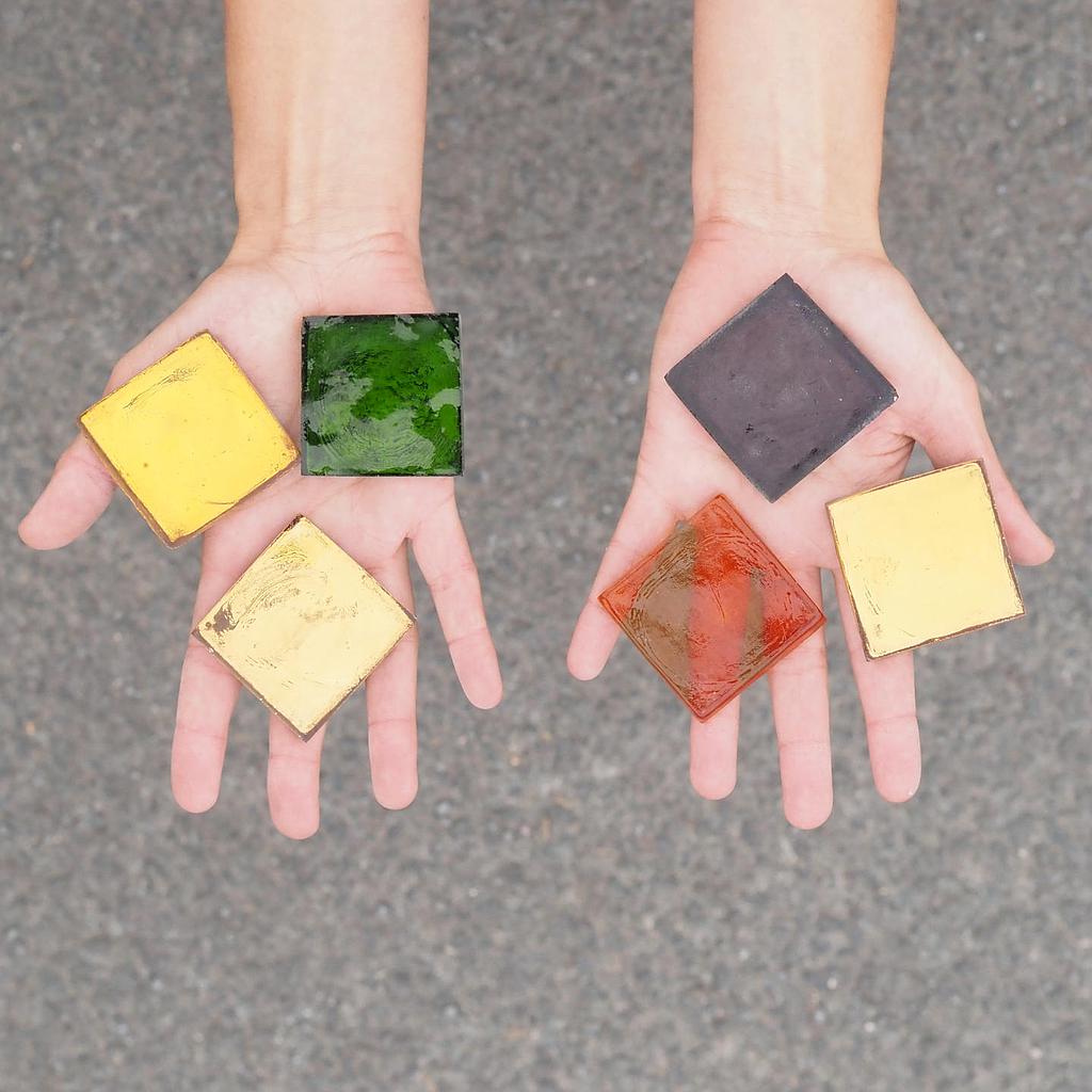 [334CLA003] Handmade glass tile by Emery&Cie (5 x 5 cm) - Only available in our physical shop