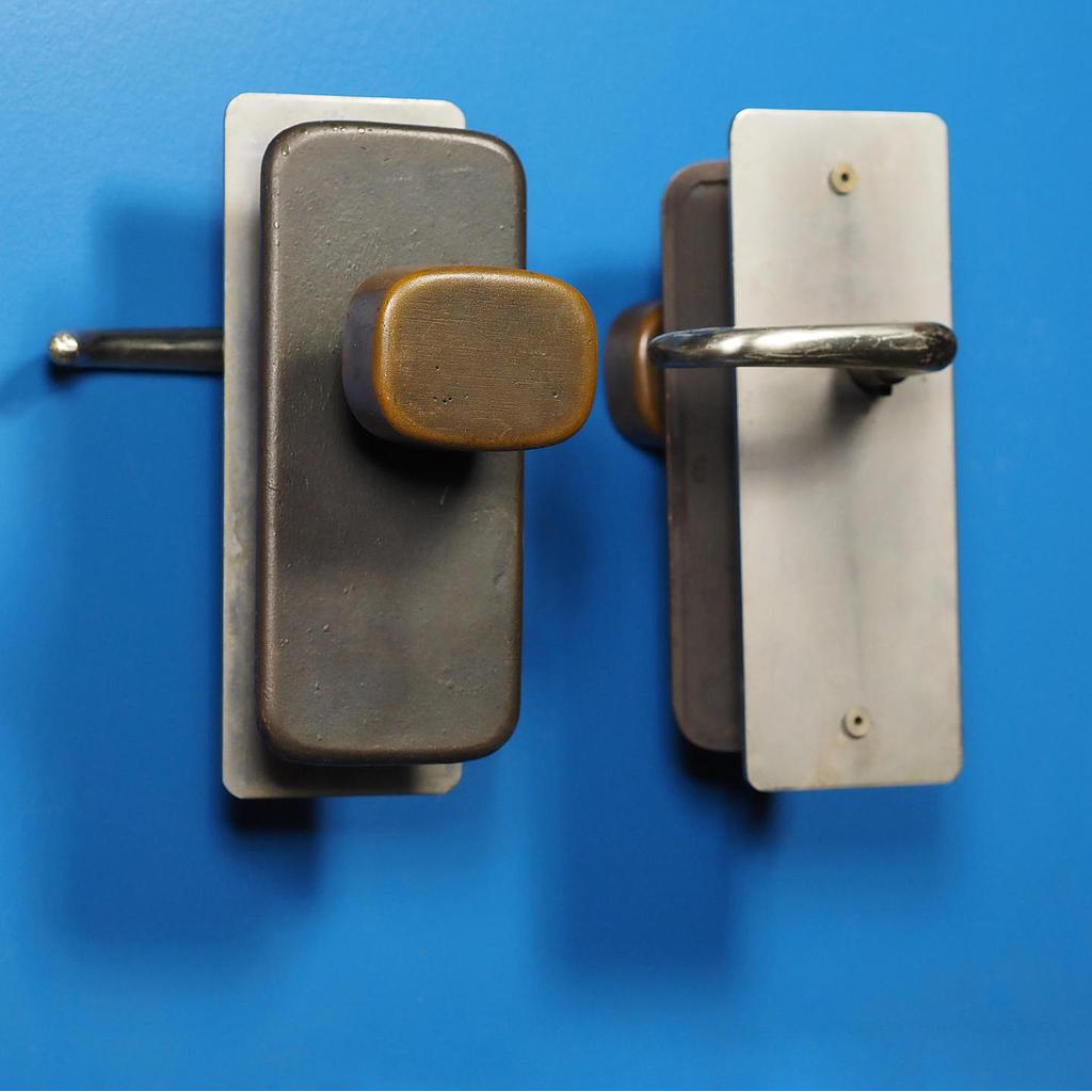 Double door handle in chrome brass and sand-cast bronze by Jules Wabbes from the Générale de Banque - Swivel (Right or Left)