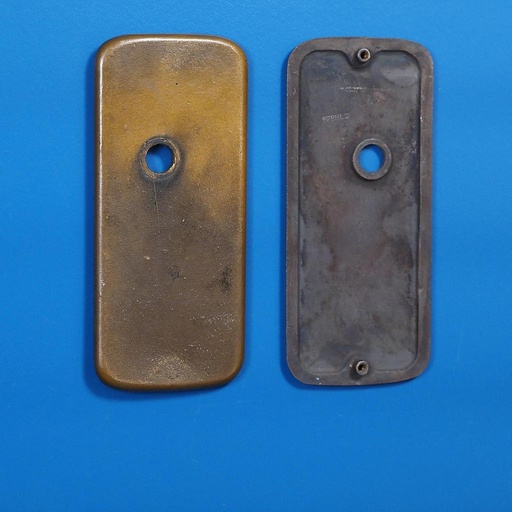 [005HAR233] Single handle plate in sand-cast bronze by Jules Wabbes from the Générale de Banque (Right)
