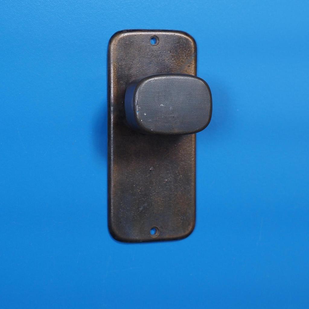 [005HAR234] Single door pull handle in sand-cast bronze by Jules Wabbes from the Générale de Banque - Fixed (Right)