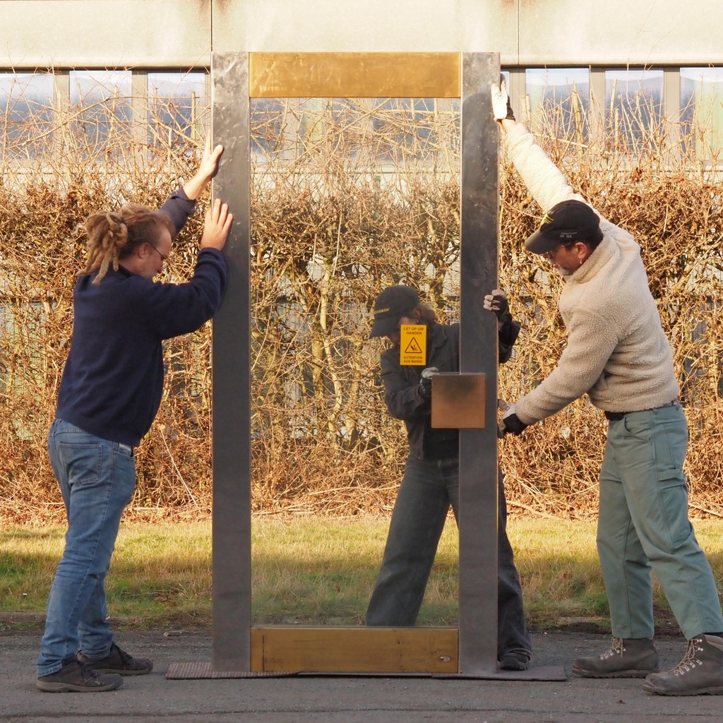 [005DOP031] Glass door from the main entrance of the Générale de Banque (H. 235,5 x 108 cm)