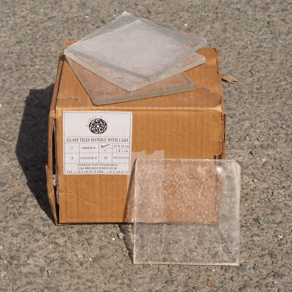 [334CLA015] Box of 10 handmade wall tiles by Emery&Cie (10 x 10 cm) - Clear glass